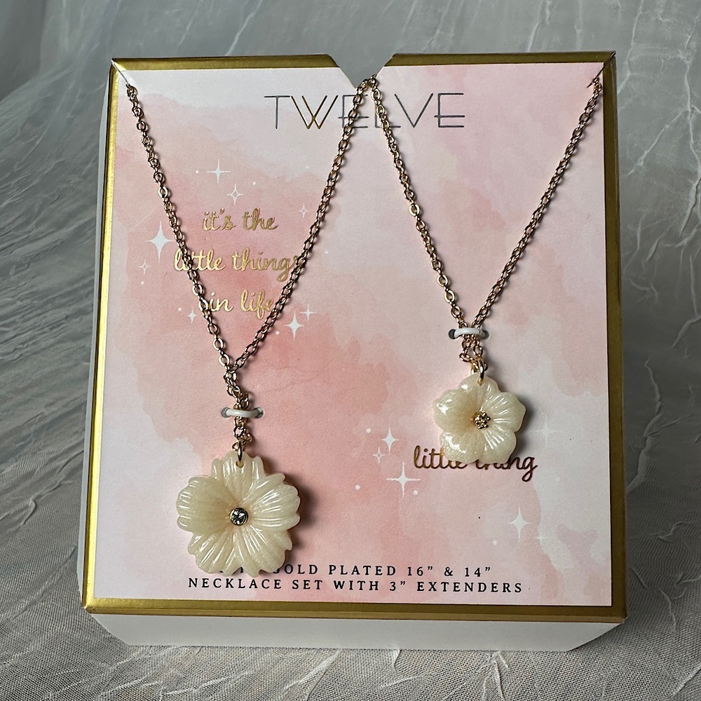 3/$20 💥 TWELVE‎ 14kt Gold Plated Flower Pendent Necklace Jewelry Set